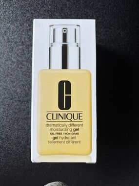 Clinique Dramatically Different Moisturizing Gel